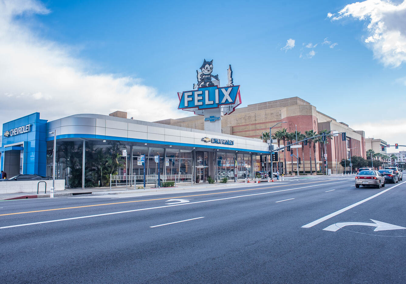 Felix Chevrolet
Los Angeles, CA 90007
18.02.2019 15:25 PST
24mm 1/160 sec f/9.0 ISO 180

https://www.felixchevrolet.com/felix-chevrolet-the-story-behind-the-iconic-dealership/